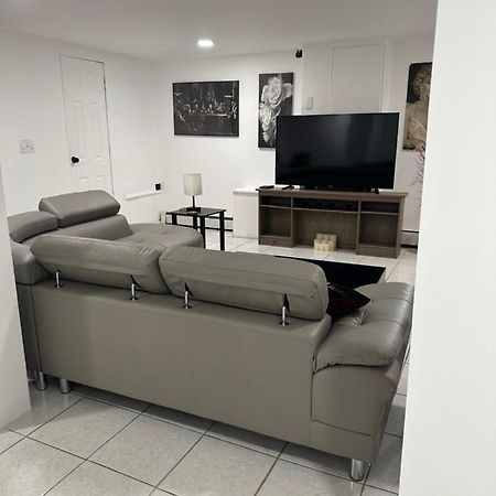Cozy Spacious Guest Suite Englewood Bagian luar foto